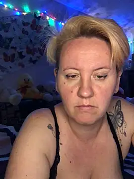 Snapshot of SofiaAmour chatting on April 18, 2026, 7:58 pm SofiaAmour online show from April 18, 2026, 7:58 pm
