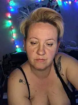 Snapshot of SofiaAmour chatting on April 19, 2026, 8:00 pm SofiaAmour online show from April 19, 2026, 8:00 pm