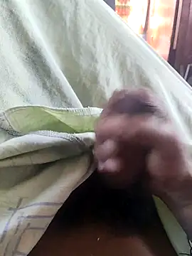 Snapshot of fer2006 chatting on February 28, 2026, 2:39 pm fer2006 online show from February 28, 2026, 2:39 pm