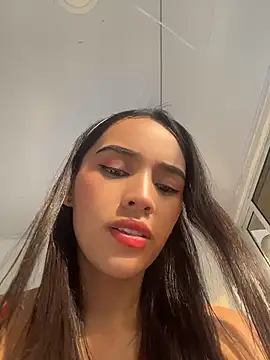 Snapshot of Mia-villalobos chatting on May 7, 2026, 9:40 pm Mia-villalobos online show from May 7, 2026, 9:40 pm