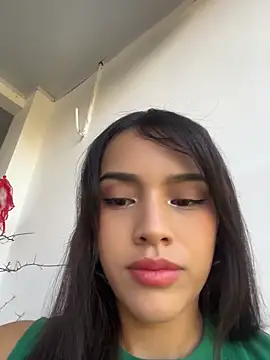 Snapshot of Mia-villalobos chatting on June 2, 2026, 12:05 pm Mia-villalobos online show from June 2, 2026, 12:05 pm