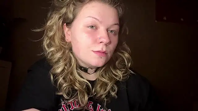 Snapshot of YoungAlina chatting on April 9, 2026, 6:36 pm YoungAlina online show from April 9, 2026, 6:36 pm