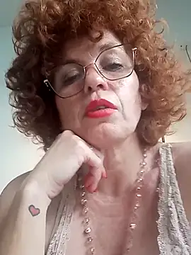 roxybykiss online show from April 15, 2026, 6:45 pm