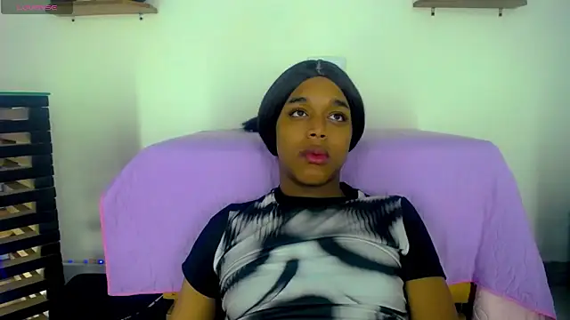 Snapshot of Nashla_D_- chatting on April 2, 2026, 9:32 pm Nashla D - online show from April 2, 2026, 9:32 pm