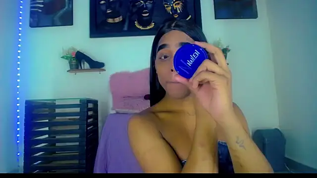 Snapshot of Nashla_D_- chatting on March 20, 2026, 5:52 am Nashla D - online show from March 20, 2026, 5:52 am