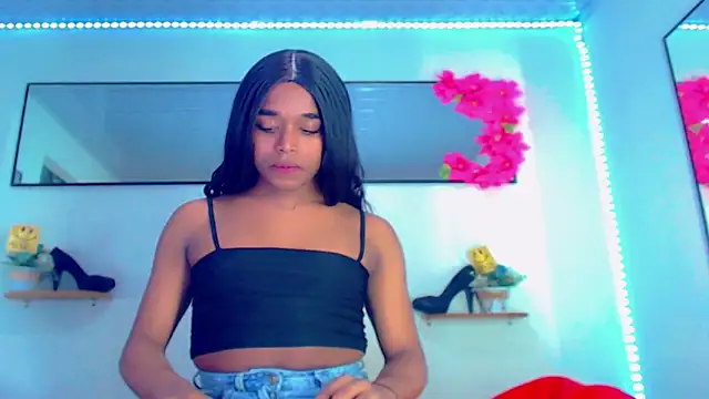 Snapshot of Nashla_D_- chatting on April 15, 2026, 10:32 pm Nashla D - online show from April 15, 2026, 10:32 pm