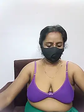 misti-boudii online show from June 4, 2026, 3:06 pm