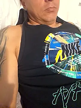 Snapshot of DoggiiDick chatting on March 29, 2026, 9:27 pm DoggiiDick online show from March 29, 2026, 9:27 pm