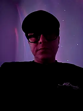 Snapshot of DoggiiDick chatting on April 16, 2026, 12:33 am DoggiiDick online show from April 16, 2026, 12:33 am