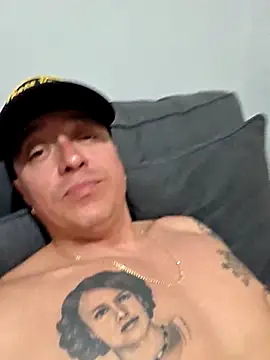 Snapshot of DoggiiDick chatting on April 14, 2026, 8:47 pm DoggiiDick online show from April 14, 2026, 8:47 pm