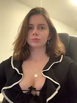 VelvetChloe online show from April 6, 2026, 6:20 pm