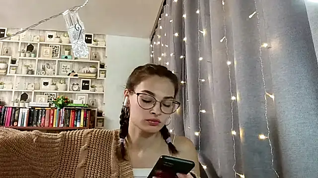 Snapshot of JInaMillsap chatting on March 4, 2026, 9:17 am JInaMillsap online show from March 4, 2026, 9:17 am