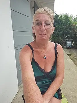 lescoquinsdu40 online show from July 9, 2026, 7:09 am