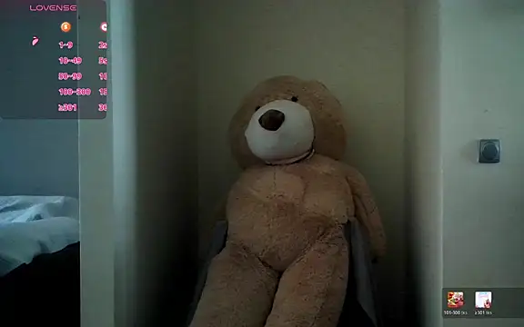 Snapshot of itsmemayarose chatting on May 3, 2026, 11:37 am itsmemayarose online show from May 3, 2026, 11:37 am