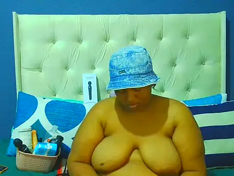 Cuddle Zee online show from March 1, 2026, 9:37 pm