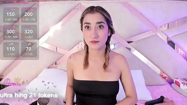 Snapshot of lucy_davies chatting on April 16, 2026, 11:33 am lucy davies online show from April 16, 2026, 11:33 am