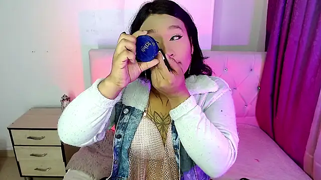 Snapshot of isadoraqueeen chatting on April 15, 2026, 7:40 pm isadoraqueeen online show from April 15, 2026, 7:40 pm