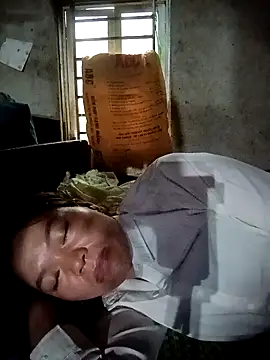 dualeo11 online show from April 18, 2026, 11:49 pm