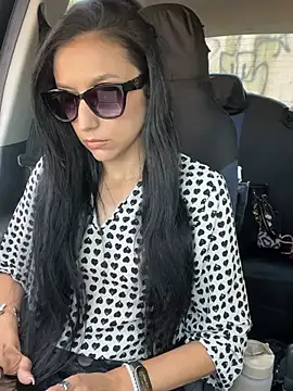 anamaria04 online show from April 11, 2026, 1:37 pm