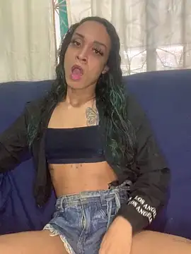 YasmimMayers online show from March 28, 2026, 4:19 pm