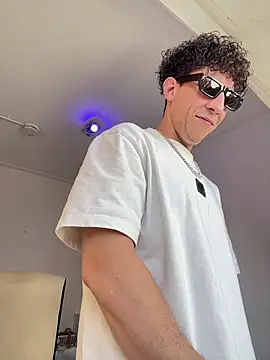 Snapshot of TitanNoir chatting on March 15, 2026, 11:50 am TitanNoir online show from March 15, 2026, 11:50 am