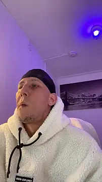 Snapshot of TitanNoir chatting on April 20, 2026, 11:35 am TitanNoir online show from April 20, 2026, 11:35 am