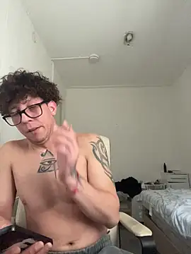 Snapshot of TitanNoir chatting on March 8, 2026, 8:50 am TitanNoir online show from March 8, 2026, 8:50 am