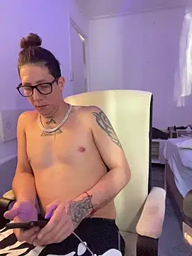 Snapshot of TitanNoir chatting on March 22, 2026, 10:06 am TitanNoir online show from March 22, 2026, 10:06 am