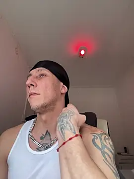 Snapshot of TitanNoir chatting on March 29, 2026, 1:57 pm TitanNoir online show from March 29, 2026, 1:57 pm