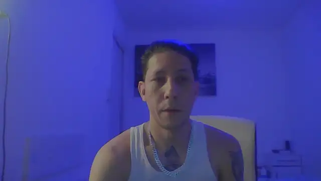 Snapshot of TitanNoir chatting on April 9, 2026, 7:53 pm TitanNoir online show from April 9, 2026, 7:53 pm