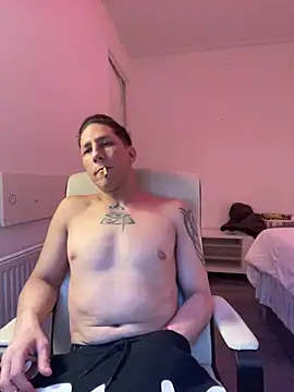 Snapshot of TitanNoir chatting on April 3, 2026, 5:30 pm TitanNoir online show from April 3, 2026, 5:30 pm