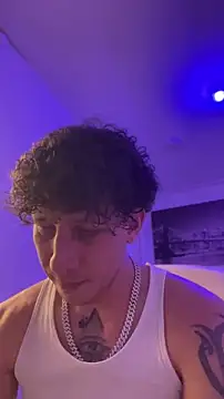 Snapshot of TitanNoir chatting on April 8, 2026, 7:04 pm TitanNoir online show from April 8, 2026, 7:04 pm