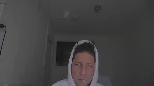 Snapshot of TitanNoir chatting on April 12, 2026, 10:18 am TitanNoir online show from April 12, 2026, 10:18 am