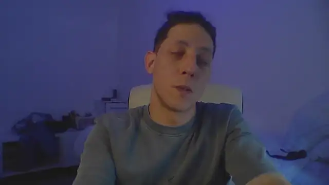 Snapshot of TitanNoir chatting on April 5, 2026, 11:39 am TitanNoir online show from April 5, 2026, 11:39 am