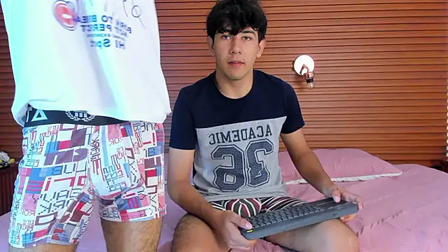 Snapshot of peakk_twiinns chatting on March 11, 2026, 11:26 am peakk twiinns online show from March 11, 2026, 11:26 am