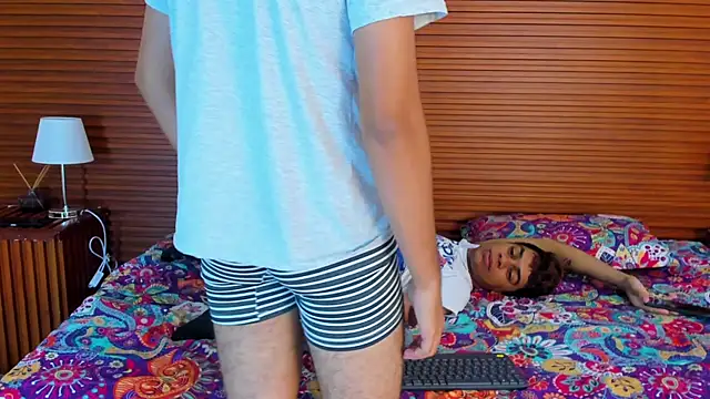 Snapshot of peakk_twiinns chatting on April 13, 2026, 11:47 am peakk twiinns online show from April 13, 2026, 11:47 am