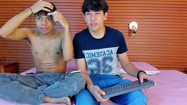 Snapshot of peakk_twiinns chatting on March 16, 2026, 11:36 am peakk twiinns online show from March 16, 2026, 11:36 am