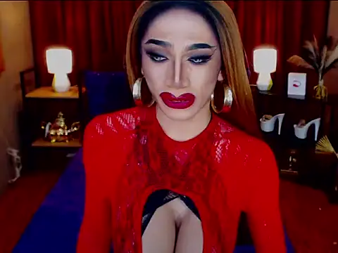 Snapshot of KieraLee chatting on April 18, 2026, 6:43 pm KieraLee online show from April 18, 2026, 6:43 pm