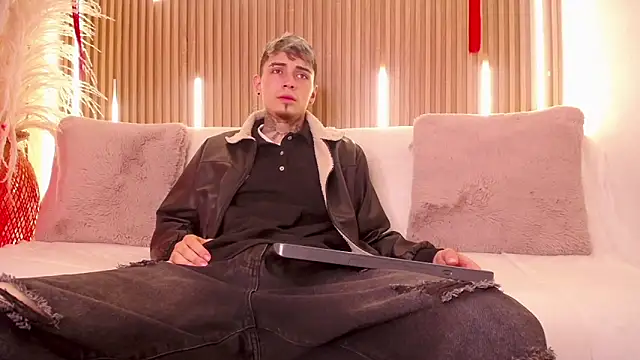 Max Hader  online show from March 7, 2026, 2:40 am