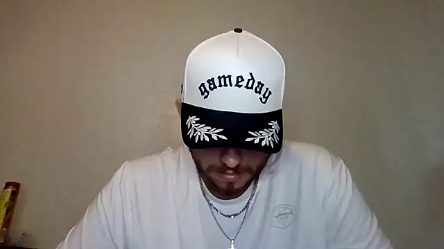 Snapshot of TallHungandCloudy69 chatting on April 12, 2026, 10:35 pm TallHungandCloudy69 online show from April 12, 2026, 10:35 pm