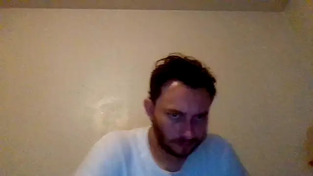 Snapshot of TallHungandCloudy69 chatting on March 29, 2026, 9:44 am TallHungandCloudy69 online show from March 29, 2026, 9:44 am