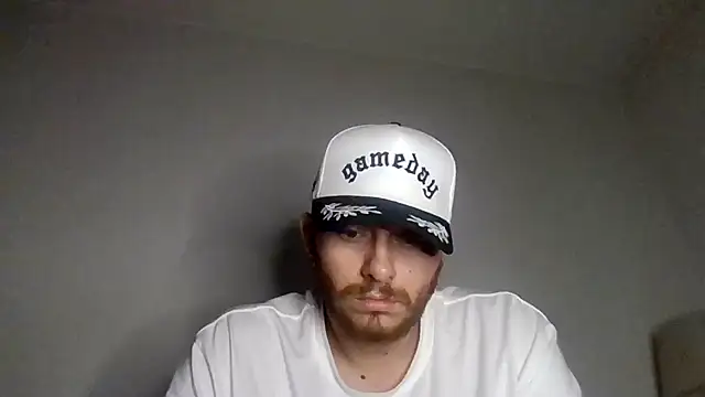 Snapshot of TallHungandCloudy69 chatting on April 1, 2026, 6:26 am TallHungandCloudy69 online show from April 1, 2026, 6:26 am