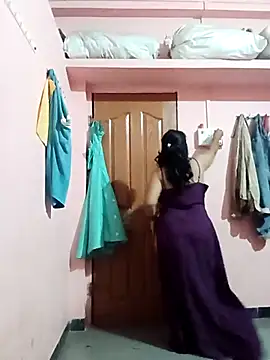 Miss-Dolly07 online show from April 23, 2026, 6:42 pm