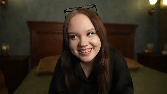 LeahAllsop online show from March 20, 2026, 2:56 am