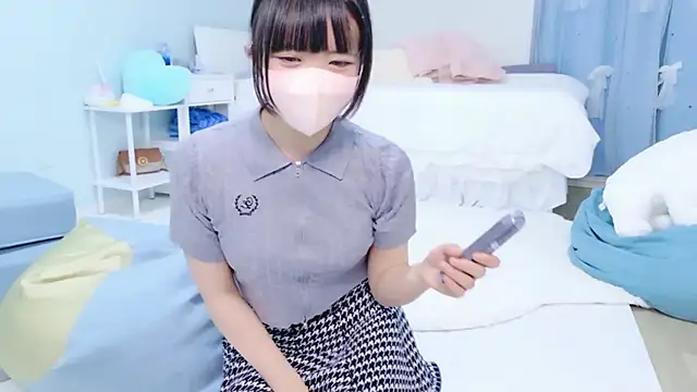 Snapshot of Hime_na chatting on May 4, 2026, 1:36 pm Hime na online show from May 4, 2026, 1:36 pm