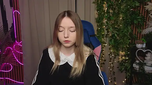 JillHolland online show from March 21, 2026, 11:25 am