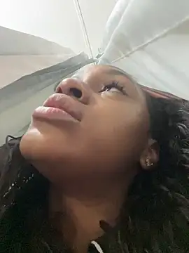 LiaTrainor online show from April 7, 2026, 11:01 am