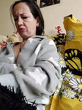 anayss17 online show from March 19, 2026, 5:51 am