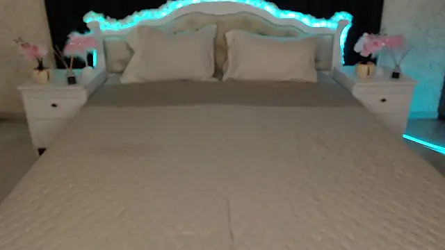 llittle-peachh online show from March 2, 2026, 5:42 pm