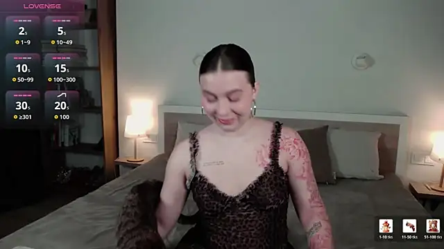 HermioneMoon online show from April 26, 2026, 1:41 pm